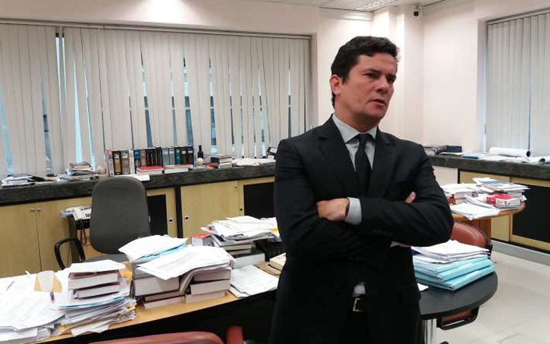 O juiz Sérgio Moro, em seu gabinete na Justiça Federal, em Curitiba