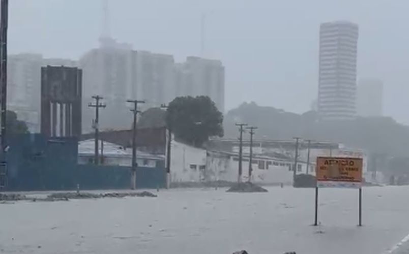 Novo alerta vermelho prevê chuvas acima de 100 milímetros e ventos intensos em todo o Litoral de Alagoas