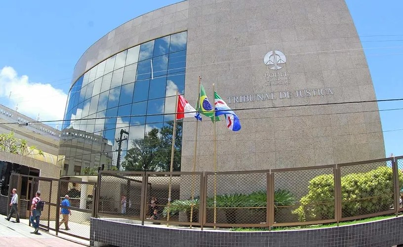 Justiça concede liberdade para delegado acusado de atrapalhar investigação de homicídio