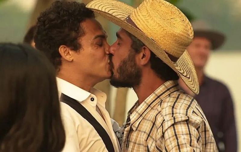 Morre ator que fez par romântico com Silvero Pereira na novela 'Pantanal'